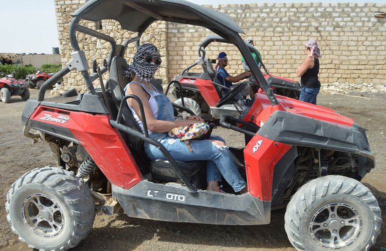 Private Buggy Tour in El Gouna am Morgen mit Kamelreiten