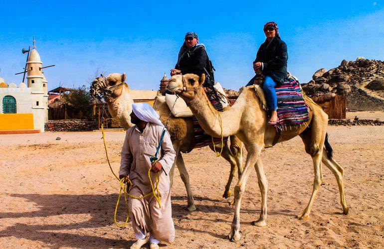 Jeep Safari in El Gouna mit Kamelreiten & BBQ Abendessen