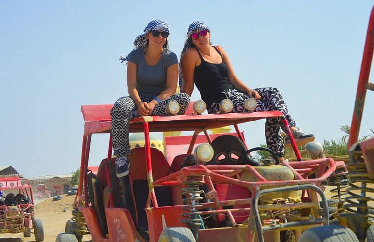 Kombi-Wüstentour in El Gouna: Quad, Jeep, Buggy und Kamelreiten