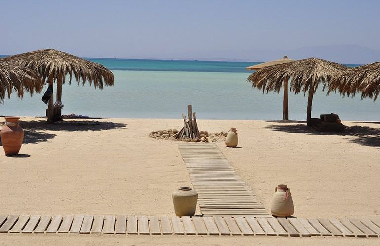 Ganztagestour von El Gouna zur Orange Bay Insel im großen Boot