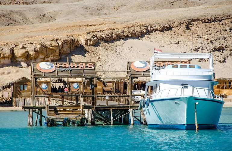 Ganztagestour von El Gouna zur Orange Bay Insel im großen Boot