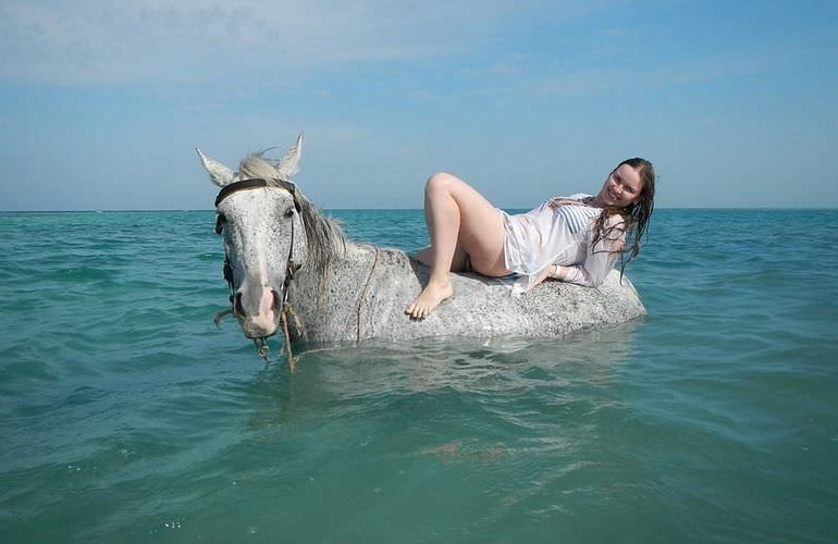 Pferde Reiten in El Gouna : Reiten am Strand oder in der Wüste