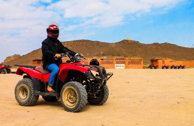 Quad Abenteuer in El Gouna: Private Tour durch die Wüste mit Abendessen