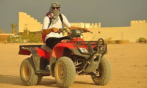 Quad Safari am Morgen durch die Wüste von El Gouna mit Kamelreiten