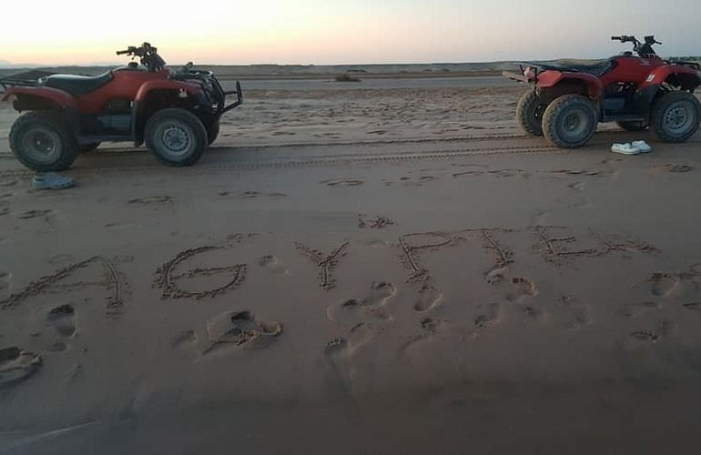 Privates Quad-Abenteuer am Strand bei Sonnenuntergang ab El Gouna