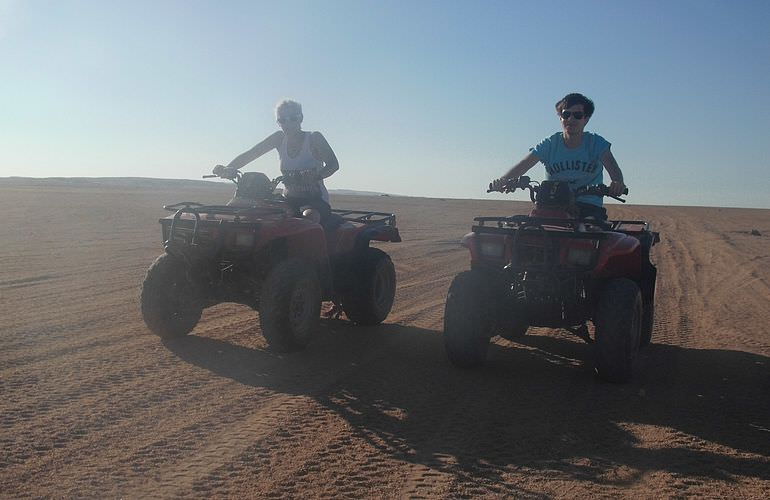 Privates Quad-Abenteuer am Strand bei Sonnenuntergang ab El Gouna