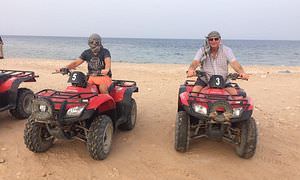 Privates Quad-Abenteuer am Strand bei Sonnenuntergang ab El Gouna